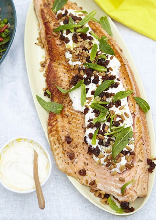 Рецепт лосося на гриле с лимонным йогуртом