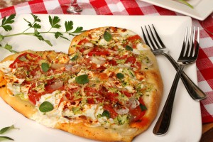 Рецепт - Пицца в форме сердца на 14 февраля