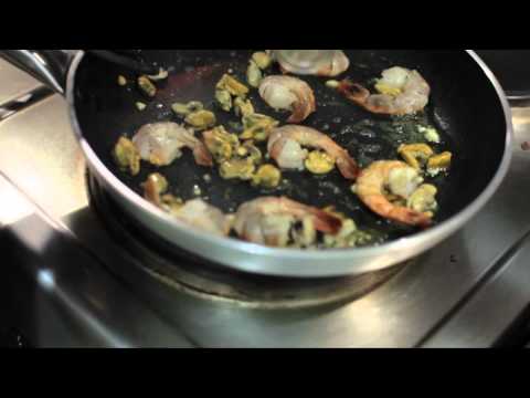 Паста Нери (черное спагетти) с морепродуктами: рецепт