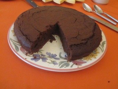 Легкий шоколадный торт