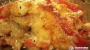 Курица, запеченная с яблоками и сыром.