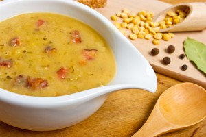Рецепт - Гороховый суп с копченостями