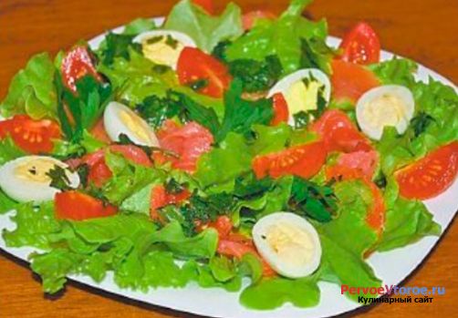 Зеленый салат с яйцами