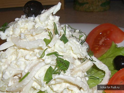 Греческий салат из кальмаров