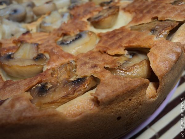 Пирог с оливками, грибами и рикоттой